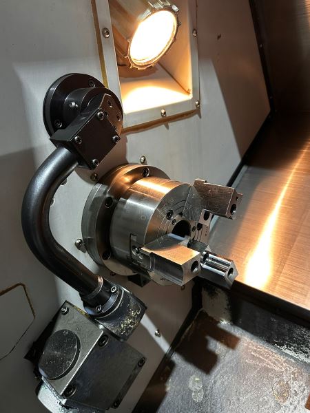 DOOSAN Lynx 220LM / C EKSEN /4 adet Canlı Takım CNC Torna