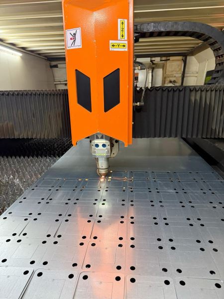 ERMAKSAN 1500 x 3000 MM 6 KW FIBER LAZER