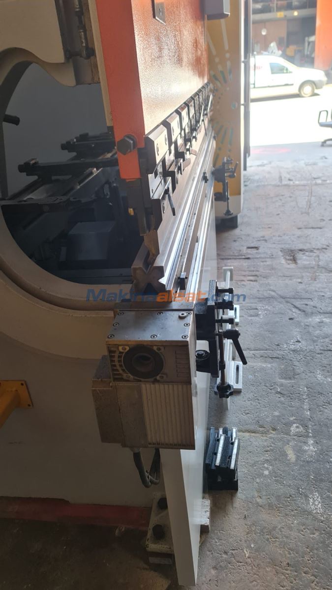 ERMAKSAN 2100 x 80 TON CNC ABKANT PRES