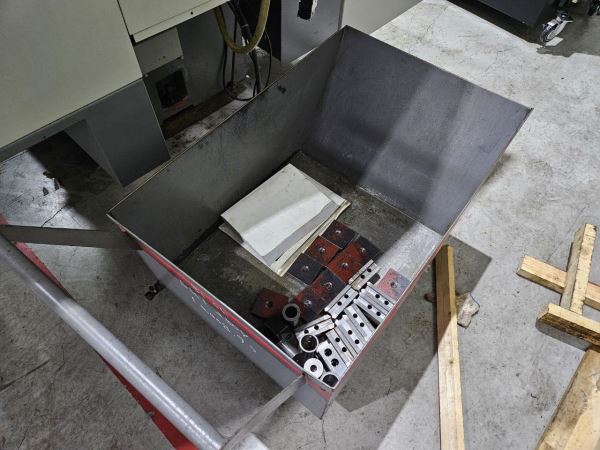 Hyundia SKT250Y ( C ve Y Eksen ) 2009 CNC Torna