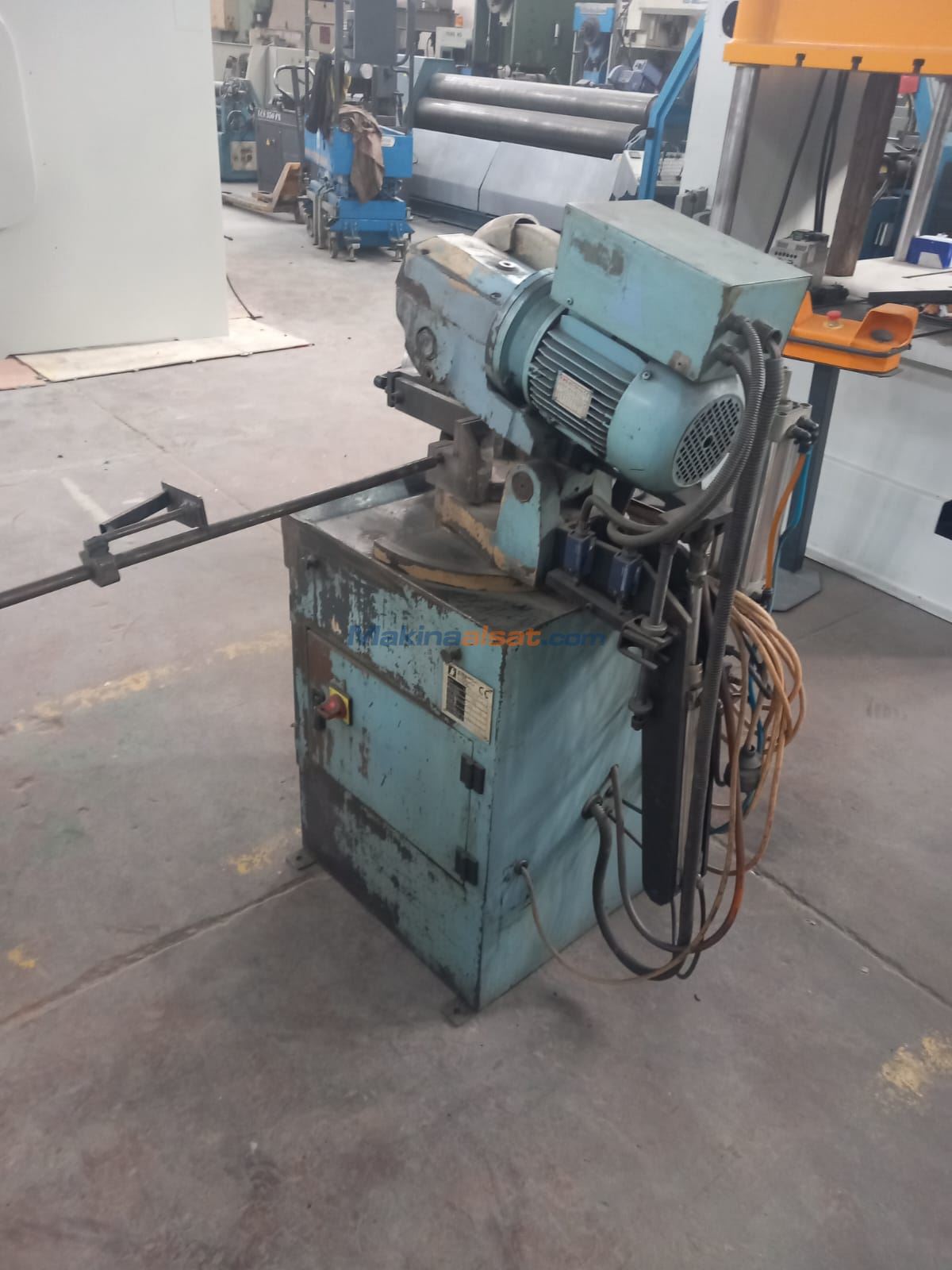 İLERİ TEKNİK 275 YARI OTOMATİK SULU KESİM