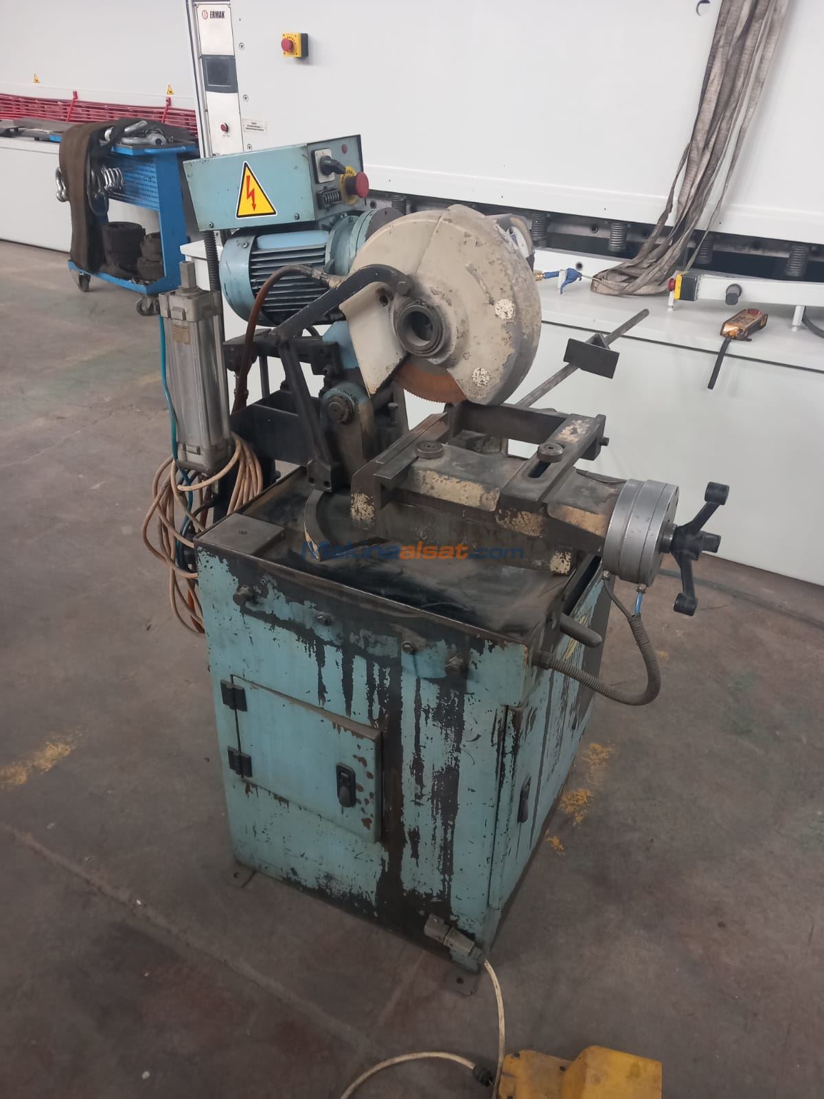 İLERİ TEKNİK 275 YARI OTOMATİK SULU KESİM