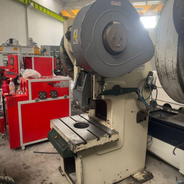 KODAZ MARKA 60 TON ÇELİK GÖVDE EKSANTRİK PRES