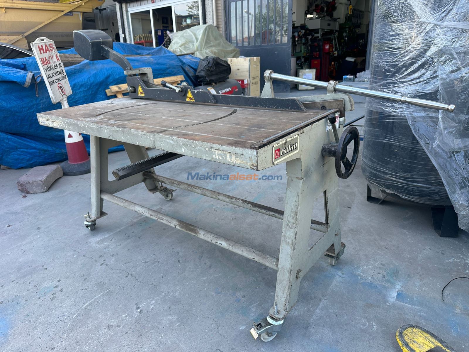 127 CM ISITAN KOLLU GİYOTİN MAKAS