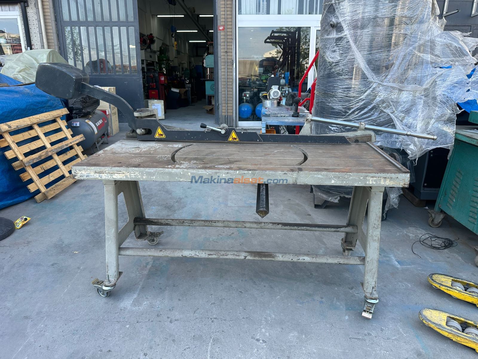 127 CM ISITAN KOLLU GİYOTİN MAKAS