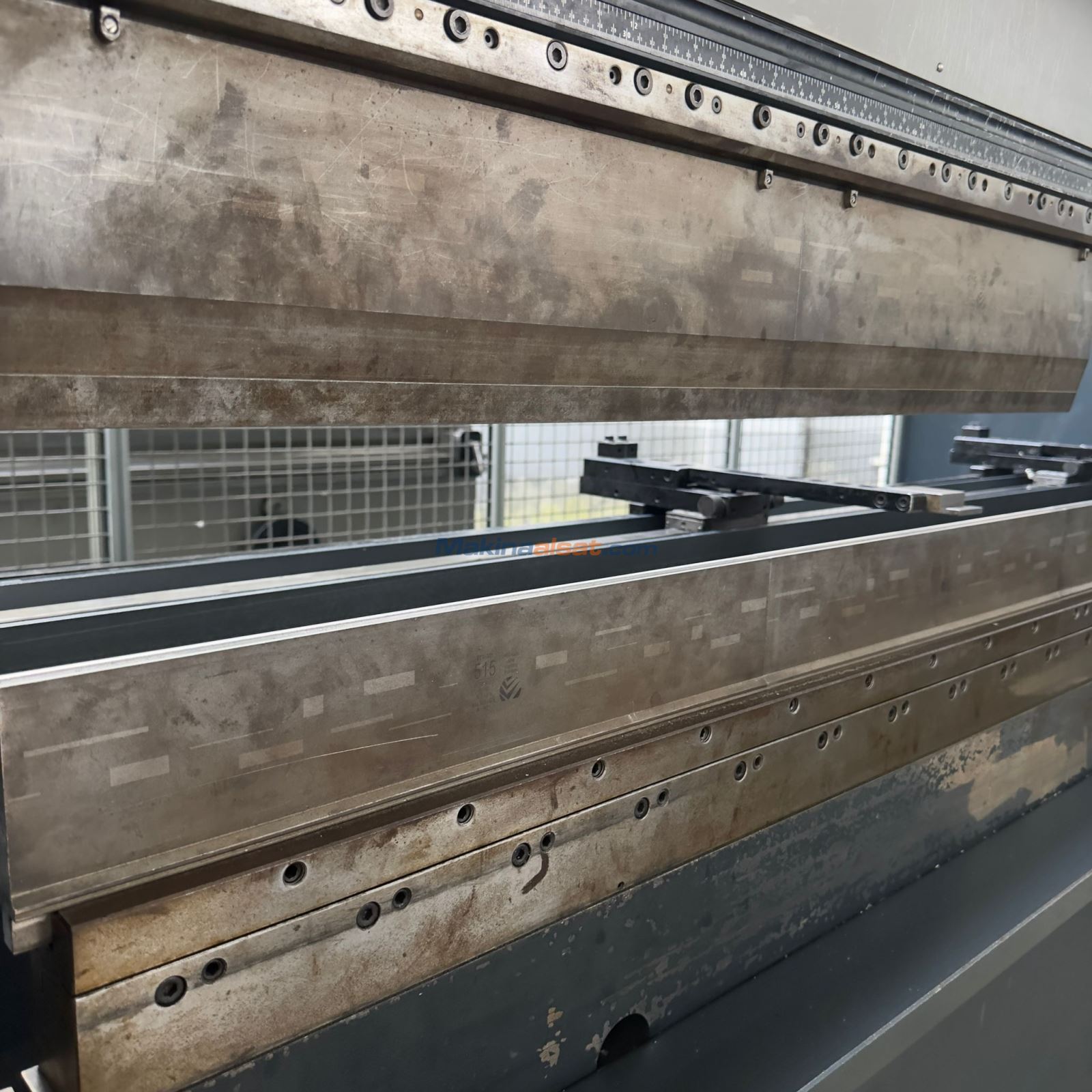 SAFAN DARLEY MARKA 3X100 TON 6 EKSEN CNC SERVO ABKANT PRES