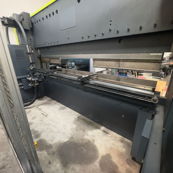 SAFAN DARLEY MARKA 3X100 TON 6 EKSEN CNC SERVO ABKANT PRES