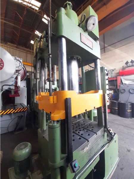 ÖZKOÇ MARKA 160 TON SIVAMA PRESİ