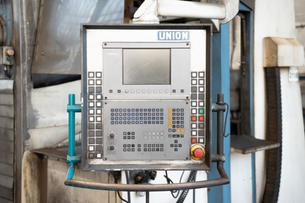 UNION P 150 - CNC PLATTENBOHRWERK