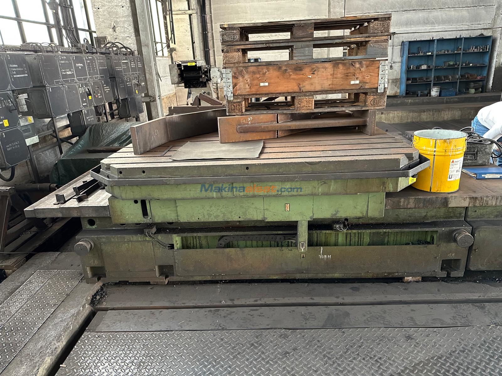 UNION P 150 - CNC PLATTENBOHRWERK