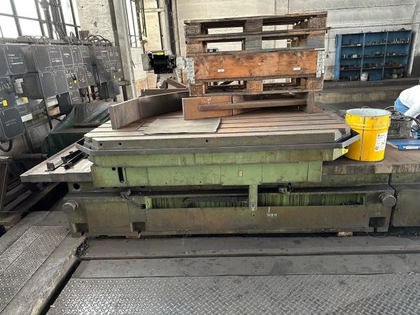 UNION P 150 - CNC PLATTENBOHRWERK
