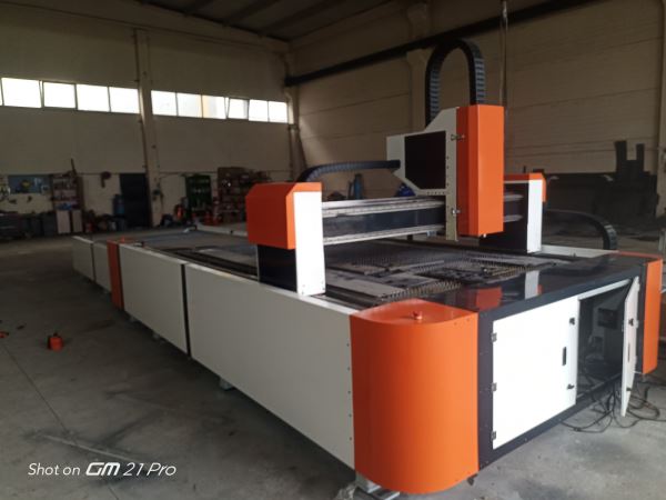 YERLİ MALI 1500x3000 MM 6 kW ÇİFT TABLA FİBER LAZER