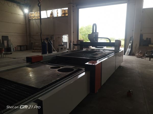 YERLİ MALI 1500x3000 MM 6 kW ÇİFT TABLA FİBER LAZER