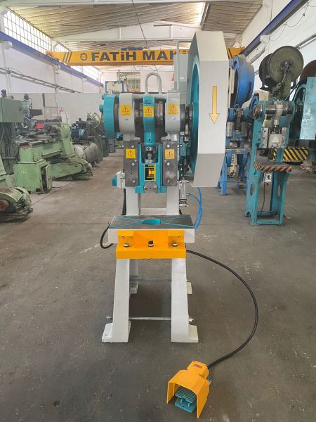 15 TON DÖKÜM GÖVDE EKSANTRİK PRES