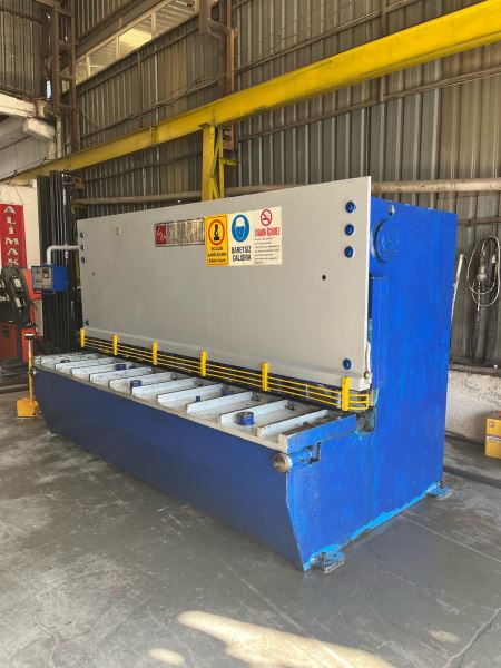 3 METRE 12mm NC HİDROLİK GİYOTİN MAKAS