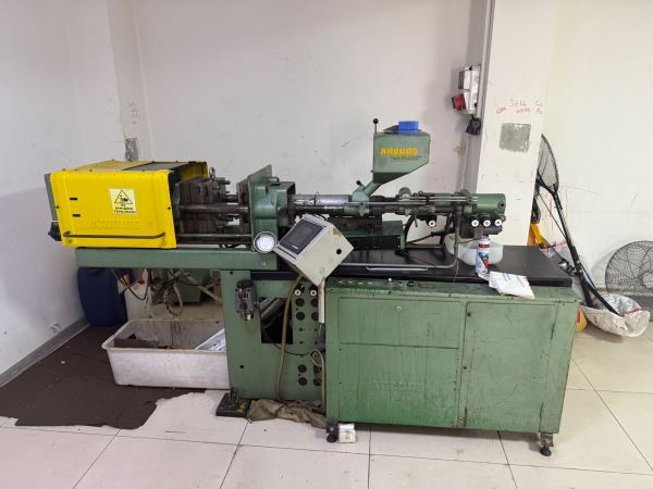 Arbug 25 Ton Plastik Enjeksiyon
