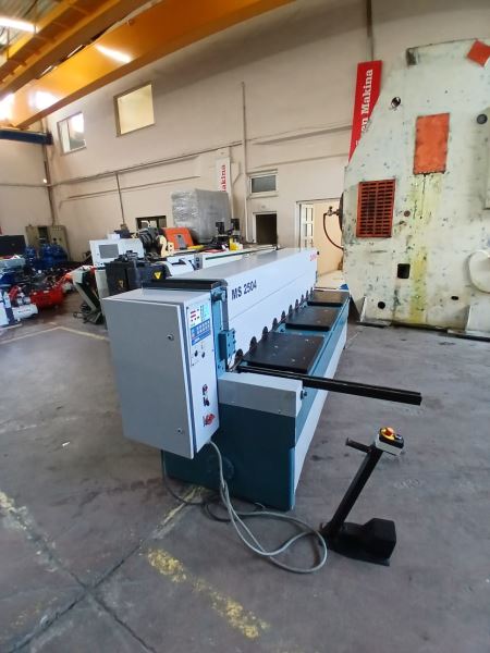 DURMAZLAR 2500 x 4 REDÜKTÖRLÜ GİYOTİN MAKAS