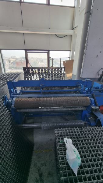 Temiz ve Sorunsuz  Puntalı Rulo Hasır Tel Çit Makinası