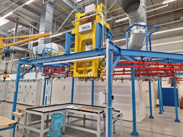Varnishing line EKOL