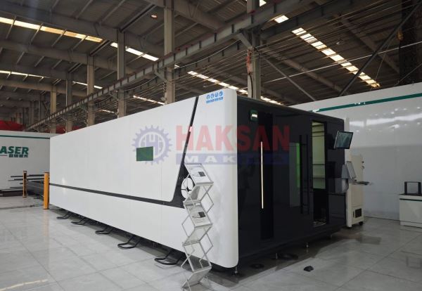HAKSAN PG SERİSİ 1530 x 6 KW (ÇİFT TABLA,KAPALI KABİN) CNC FIBER LASER KESİM
