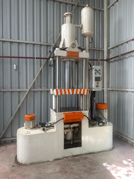 100 Ton Çift Tesirli PLC Kontrollü Hidrolik Pres