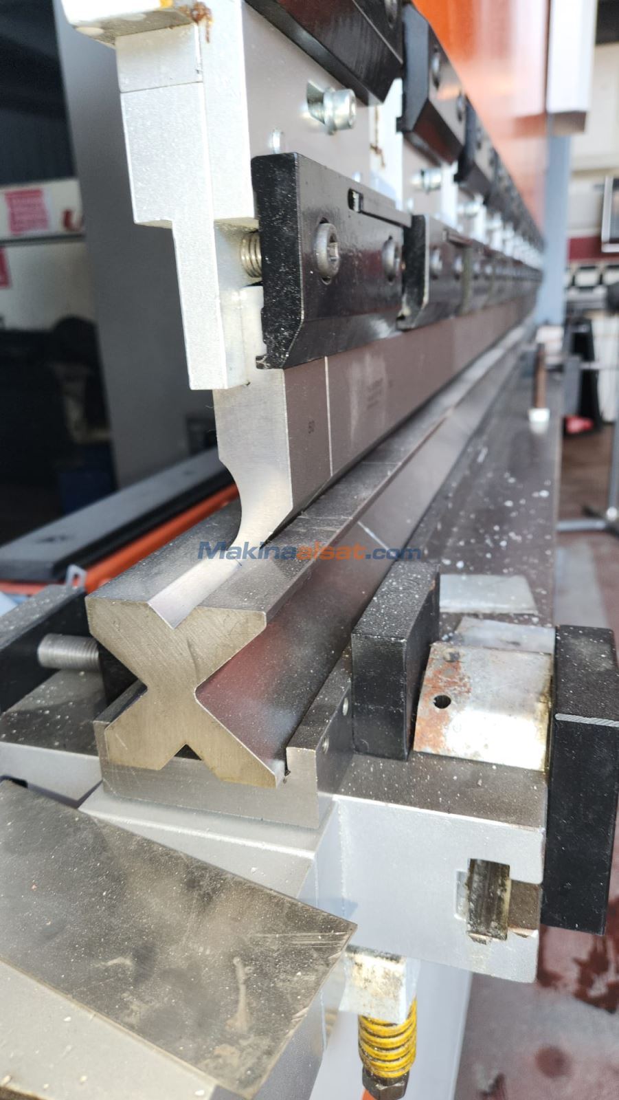 2006 MODEL ERMAKSAN 2600 X 80 TON 3 EKSEN CNC ABKANT PRES