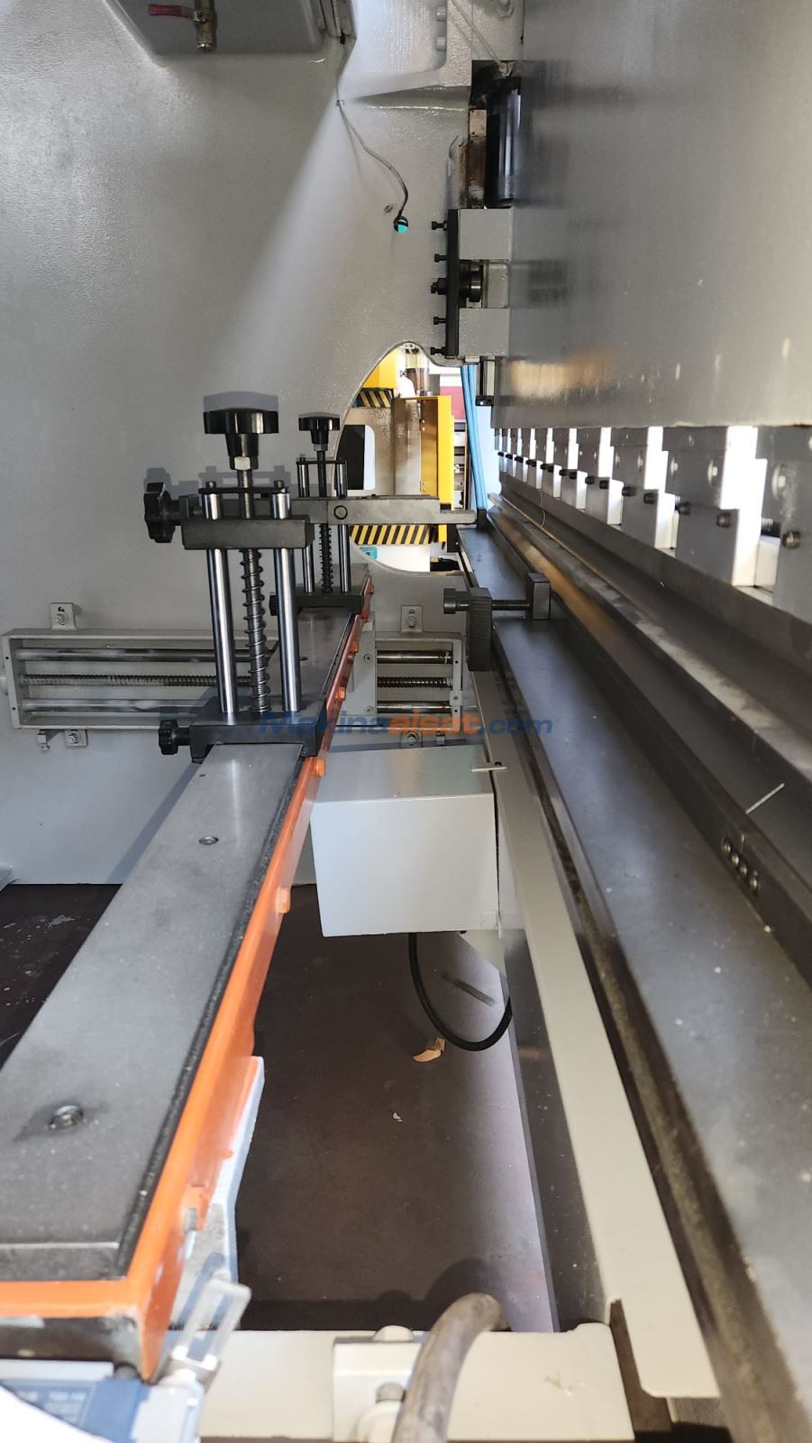 2006 MODEL ERMAKSAN 2600 X 80 TON 3 EKSEN CNC ABKANT PRES