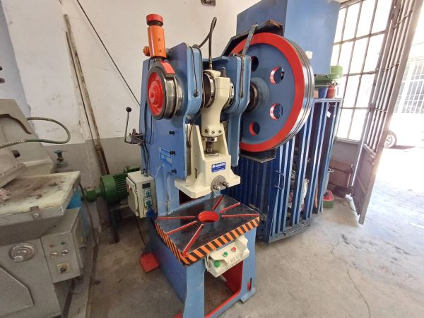 35 TON EMEK MAKİNA ÇELİK GÖVDE EKSANTRİK PRES