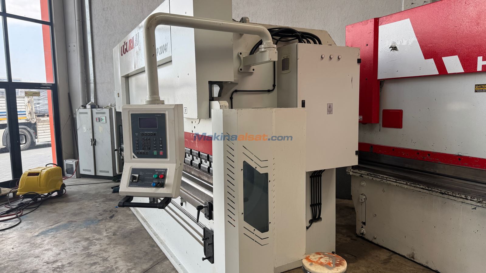 4 METRE 200 TON CNC ABKANT PRES