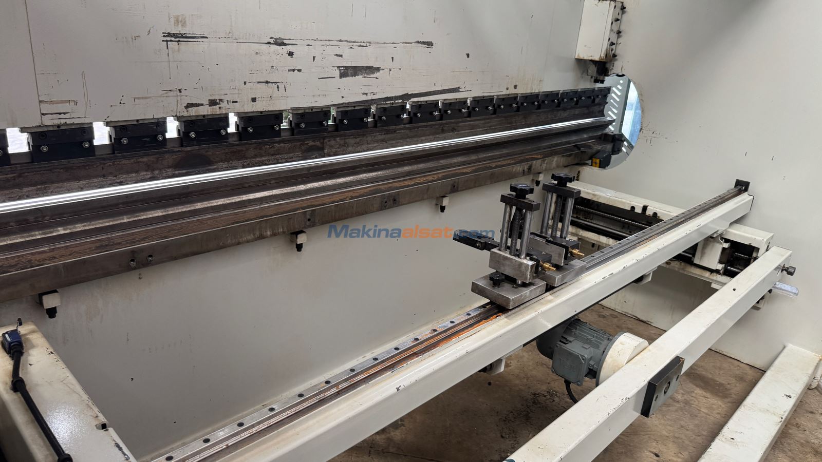 4 METRE 200 TON CNC ABKANT PRES