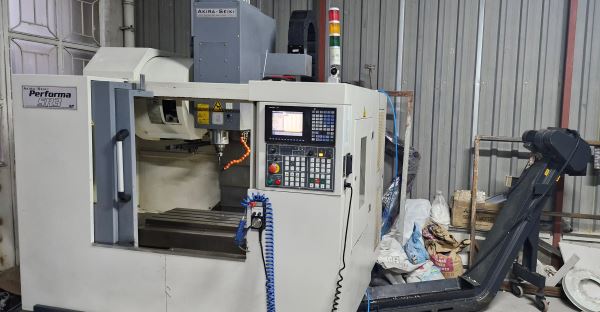 Akira Seiki SR3 XP CNC Dik İşlem
