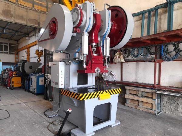 AKSÜT 200 TON EKSANTRİK PRES