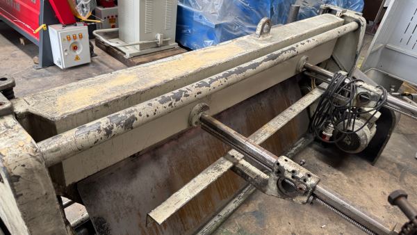 BAYKAL 2 METRE 2 MM GİYOTİN MAKAS