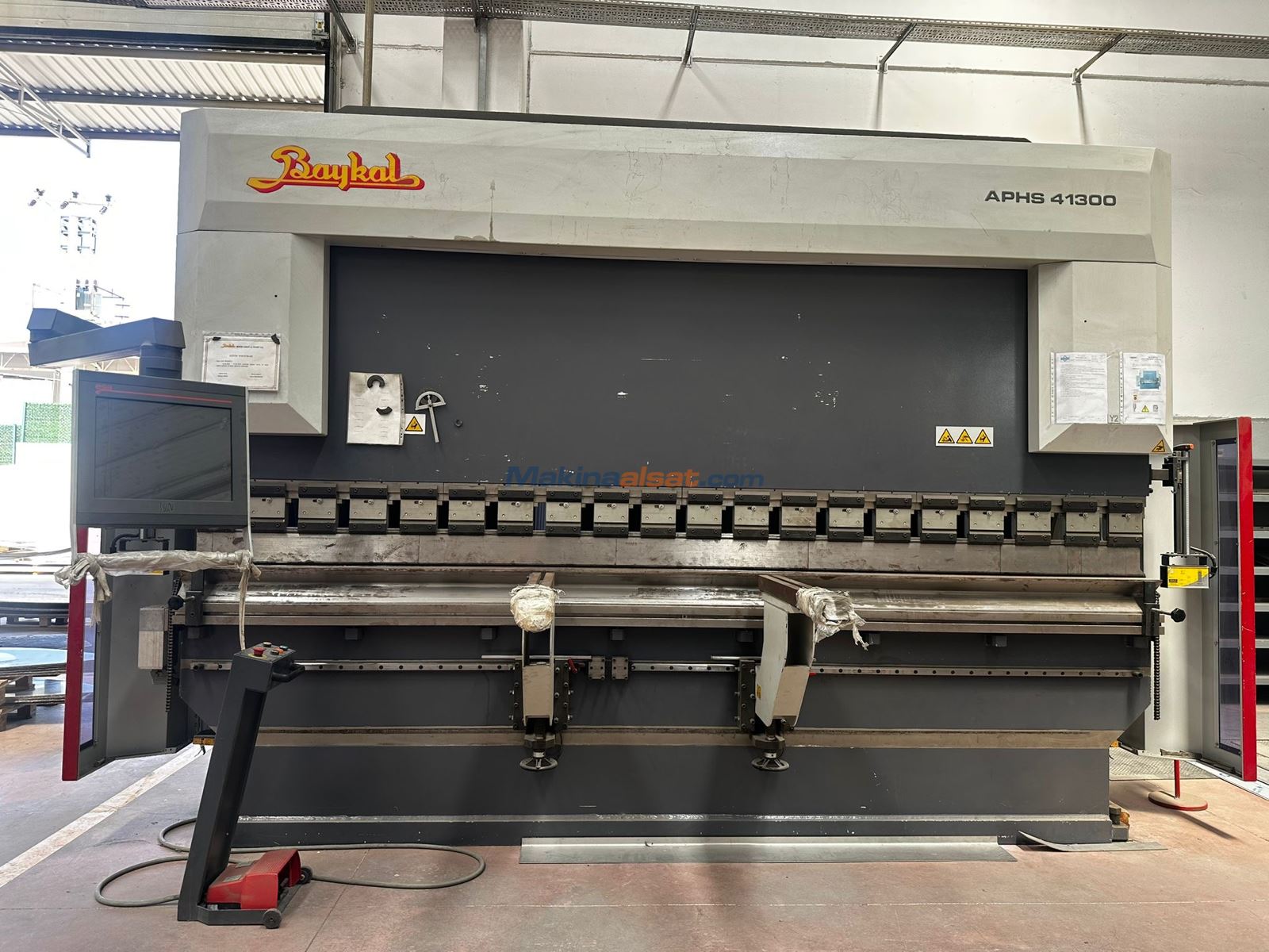 BAYKAL 4100 x 300 TON CNC ABKANT