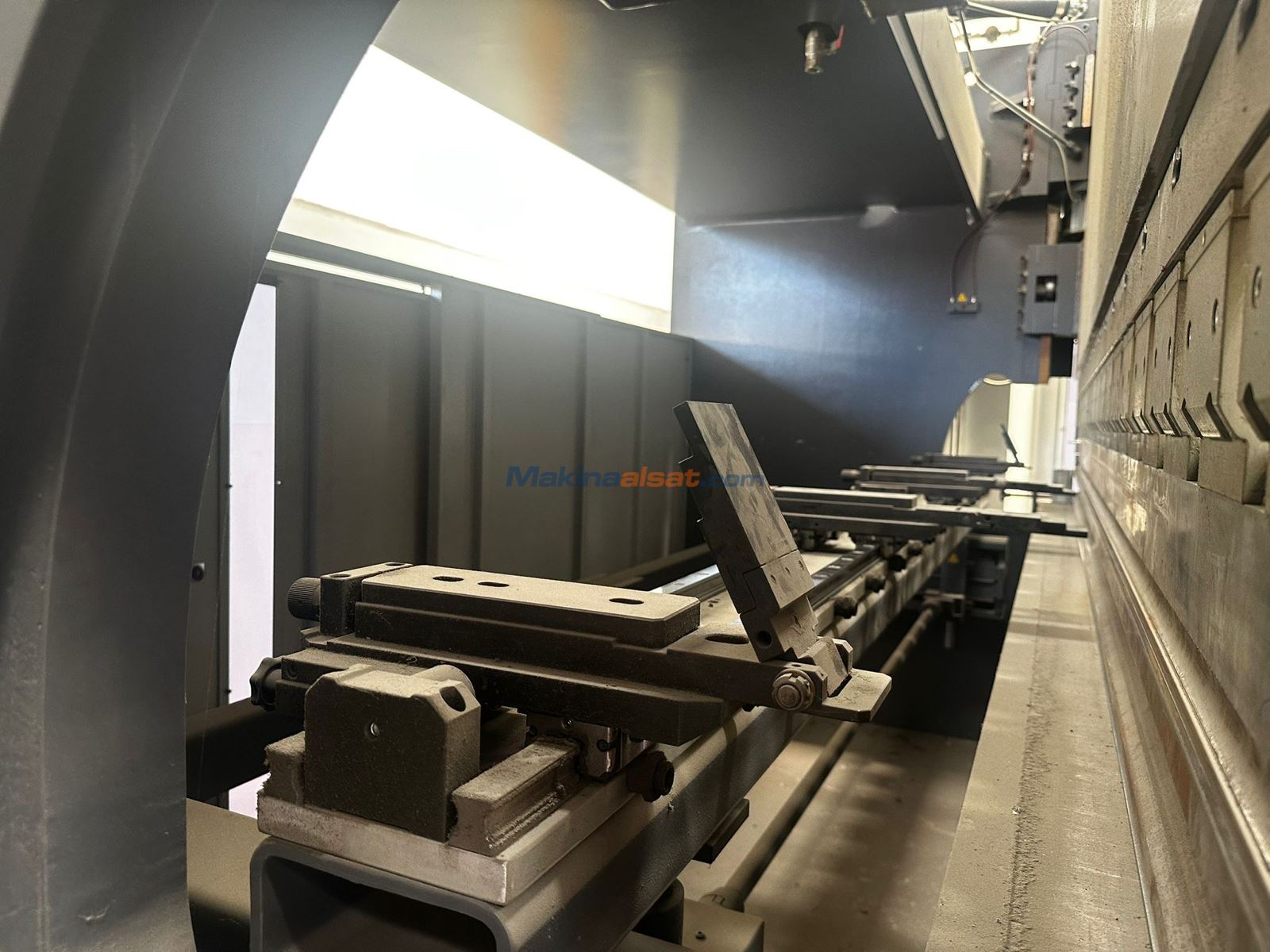 BAYKAL 4100 x 300 TON CNC ABKANT