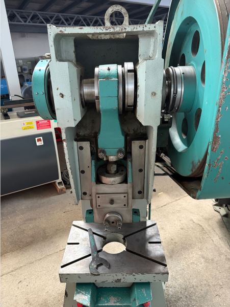 CEVHEROĞLU 35 TON ÇELİK GÖVDE ÇOK TEMİZ EKSANTRİK PRES