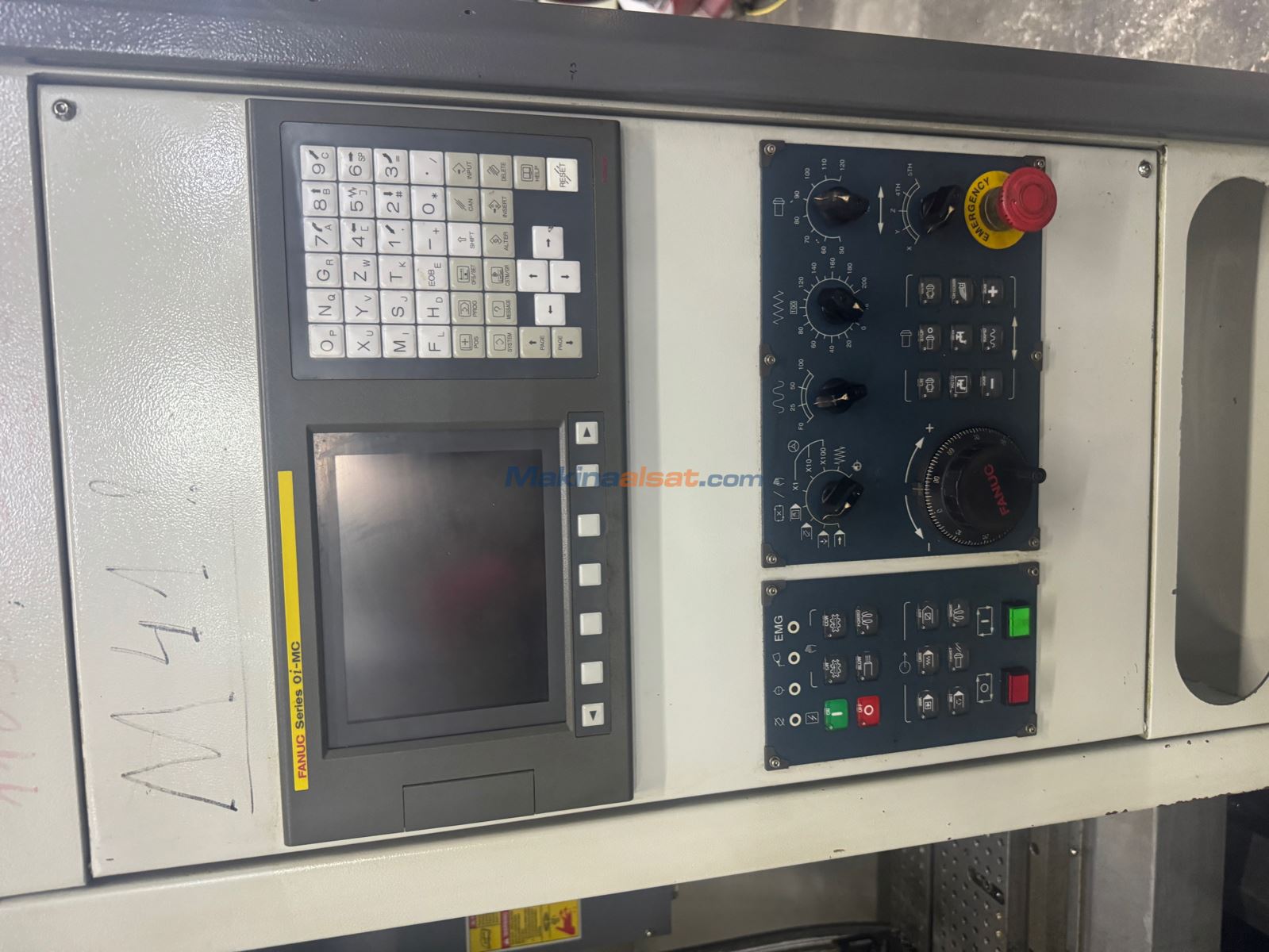 EQUIPTOP TAİWAN  4. EKSENLİ FANUC CNC DİK İŞLEME MERKEZİ