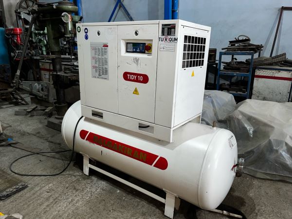 DALGAKIRAN 7.5 kw VİDALI KOMPRESÖR SET