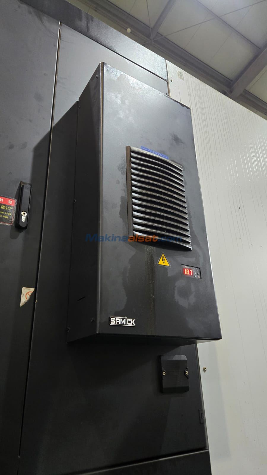 Doosan VT900M (2022) C Eksenli CNC Dik Torna