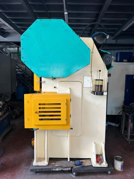 EMEK PRES 60 TON C TİPİ HIZ AYARLI HAVA KAVRAMALI EKSANTRİK PRES