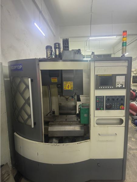 EQUIPTOP TAİWAN  4. EKSENLİ FANUC CNC DİK İŞLEME MERKEZİ