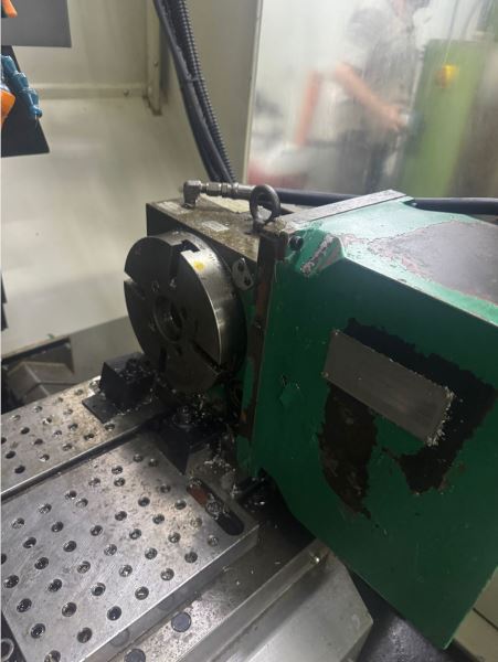 EQUIPTOP TAİWAN  4. EKSENLİ FANUC CNC DİK İŞLEME MERKEZİ