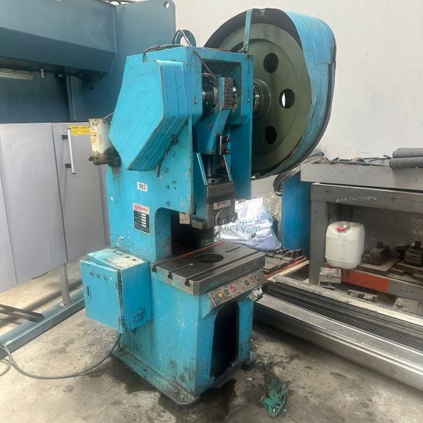 ERKEKOĞLU MARKA 30 TON ÇELİK GÖVDE EKSANTRİK PRES