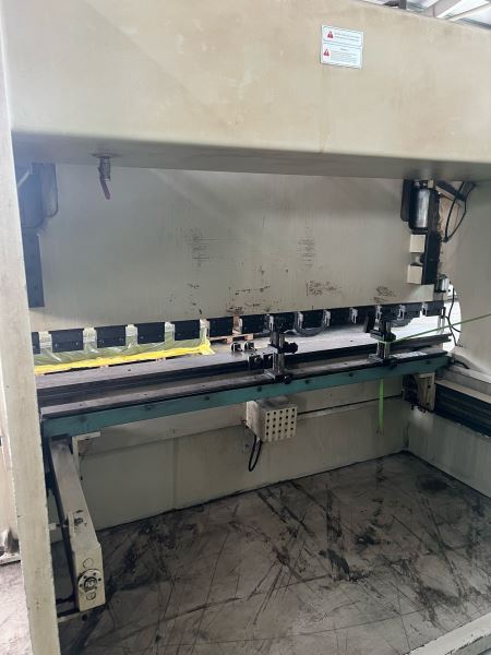Ermaksan CNC HAP 30200  (3 Metre - 200 Ton) Abkant Pres