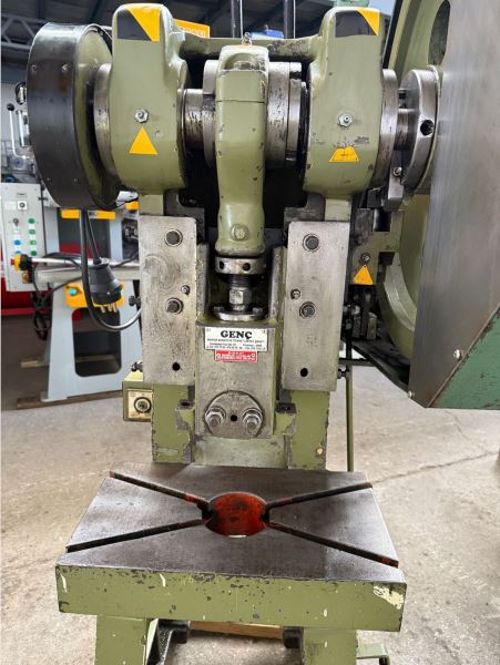 GENÇ 15 TON 1999 MODEL ÇOK TEMİZ EKSANTRİK PRES