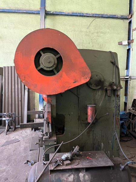 HAVA KAVRAMALI 3000 x 8 MM EKSANTRİK ABKANT