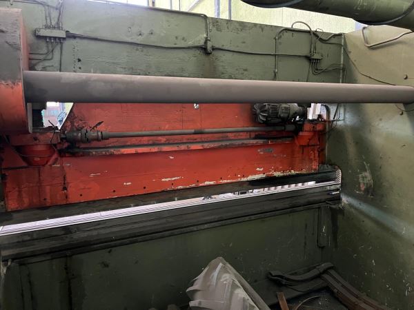 HAVA KAVRAMALI 3000 x 8 MM EKSANTRİK ABKANT