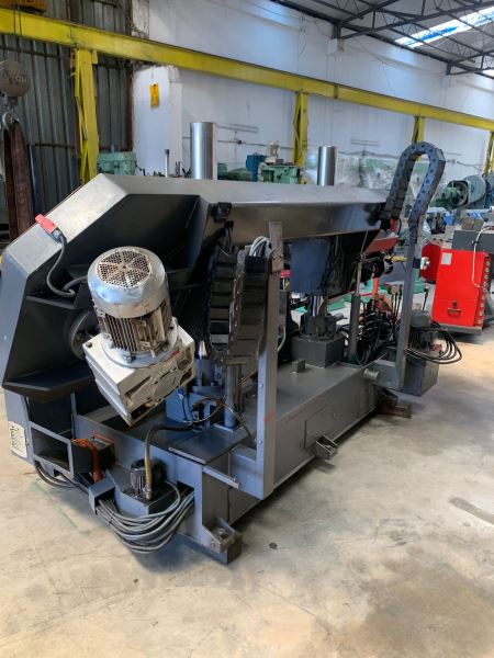 KESMAK 550 LİK YARI OTOMATİK SÜTUNLU ŞERİT TESTERE