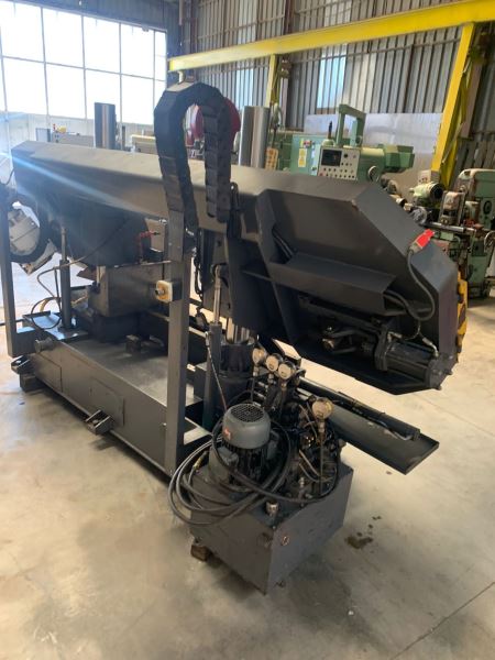 KESMAK 550 LİK YARI OTOMATİK SÜTUNLU ŞERİT TESTERE
