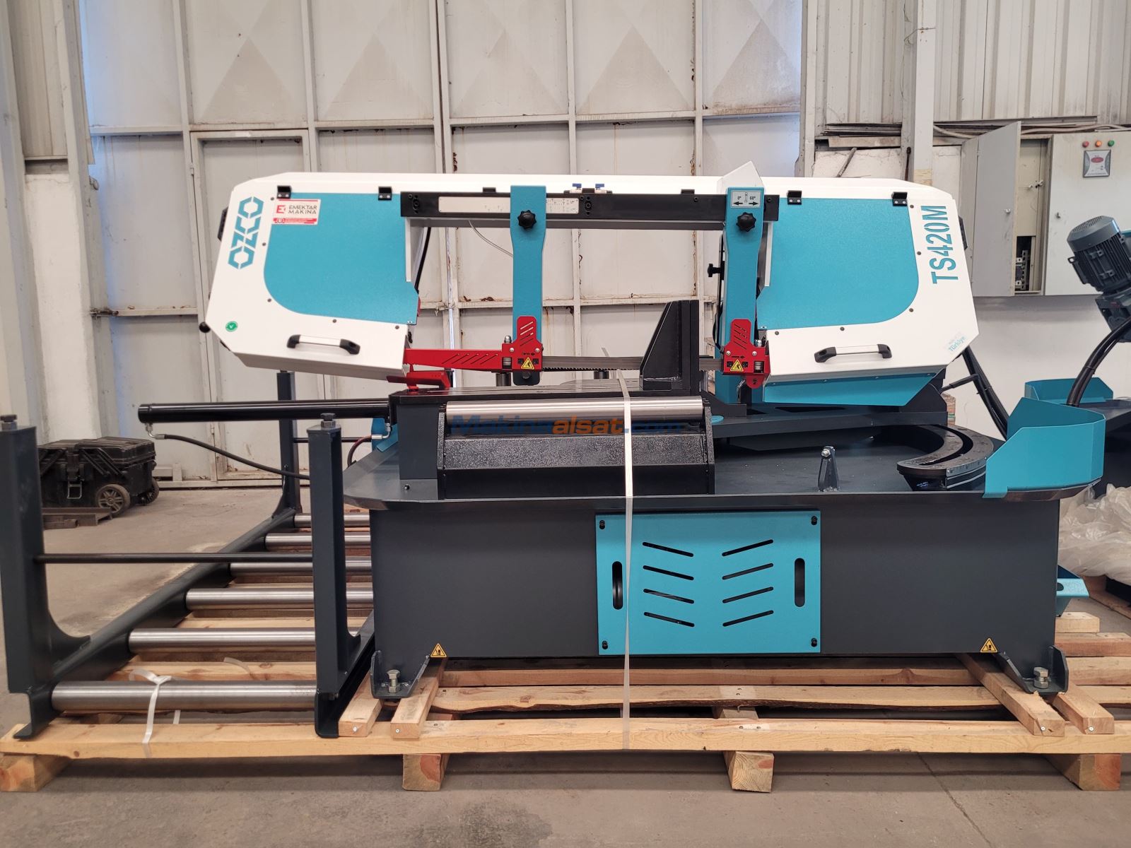 OZCO TS420M Yarı Otomatik Açılı Kesim Şerit Testere
